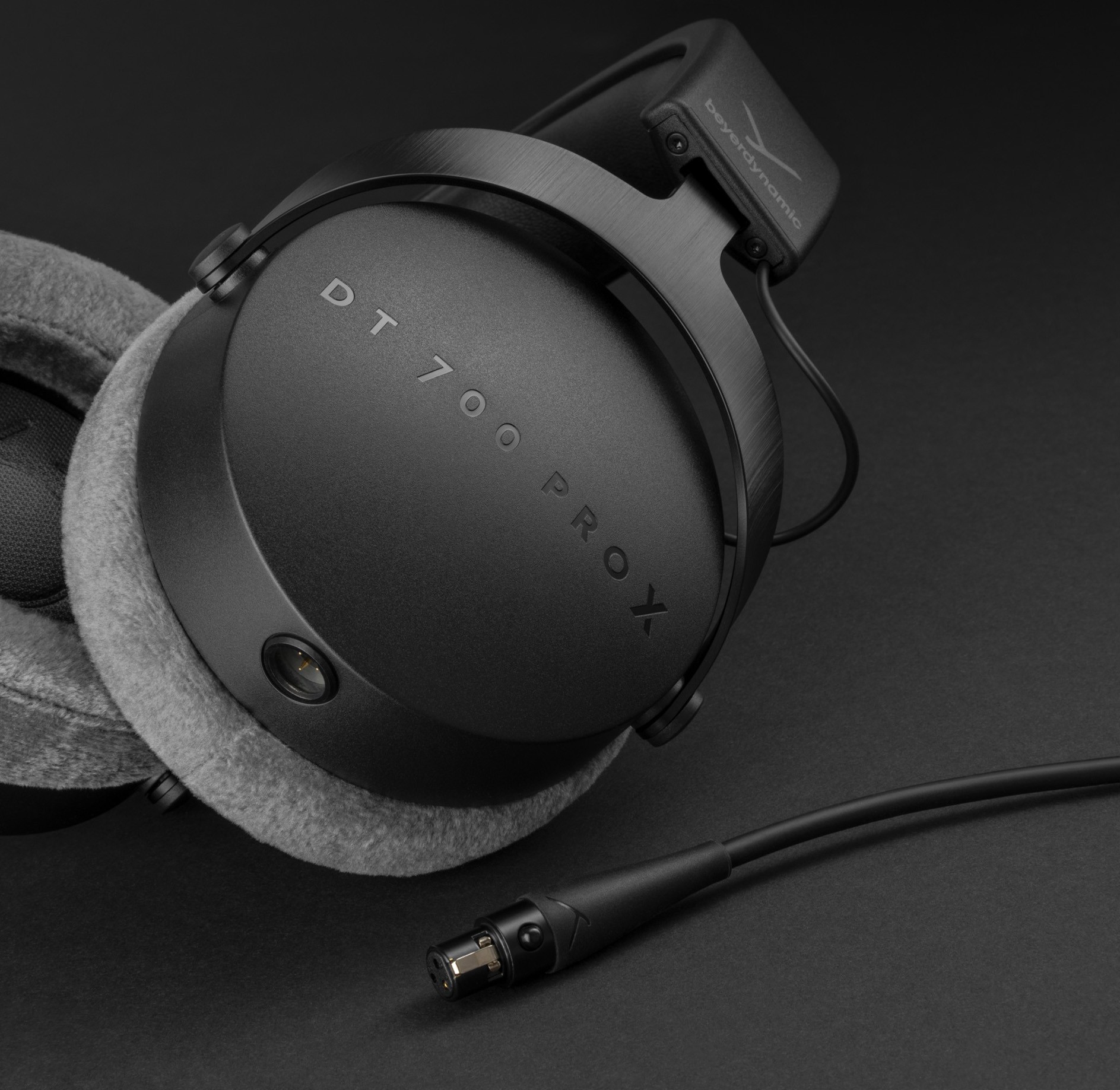 DT 700 PRO X: Studio headphones for recording | beyerdynamic