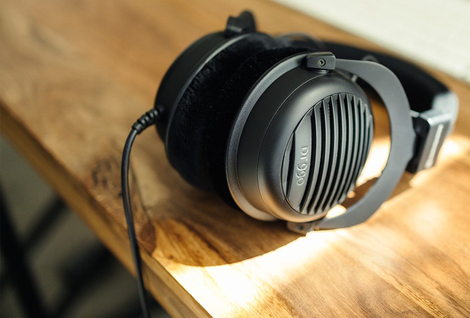 beyerdynamic DT 990 Black Special Edition